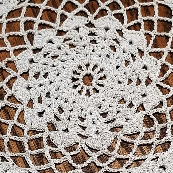 New Hand Crafted 2-Way Circle, Natural 12" Doily - Picture 2 of 3